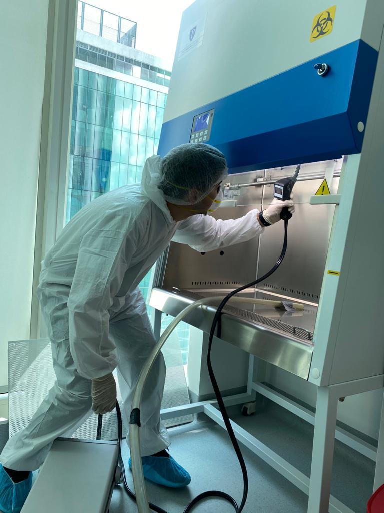Inspección de calidad en planta industrial